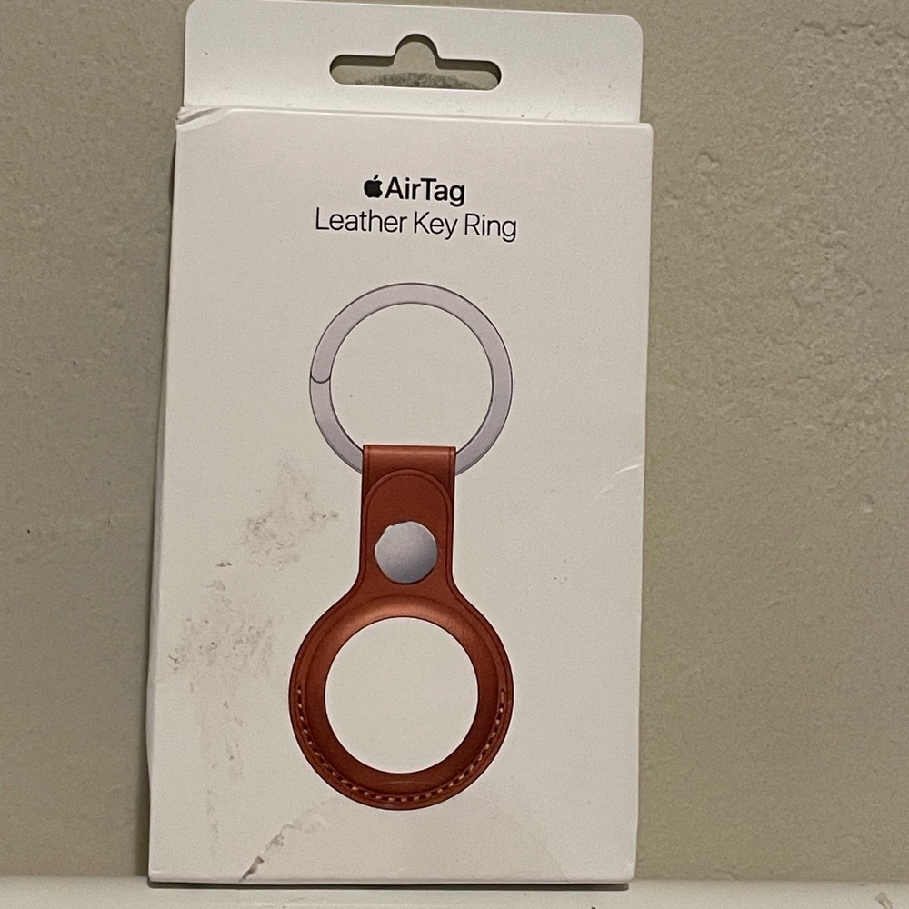 Apple Leather Key Ring AirTag - Saddle Brown new in box